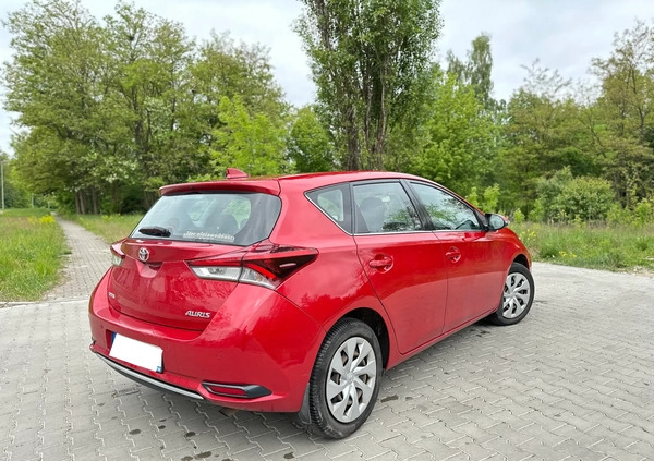 Toyota Auris cena 56000 przebieg: 99000, rok produkcji 2016 z Łódź małe 137